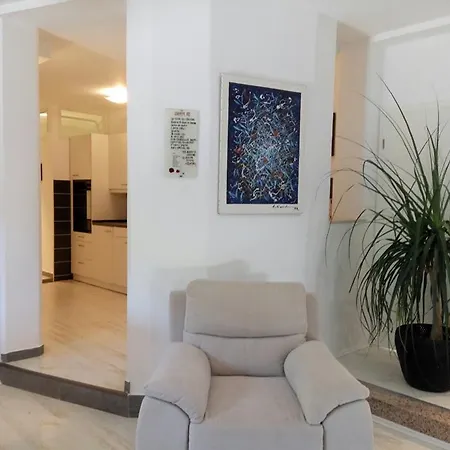 Apartment&room 3*